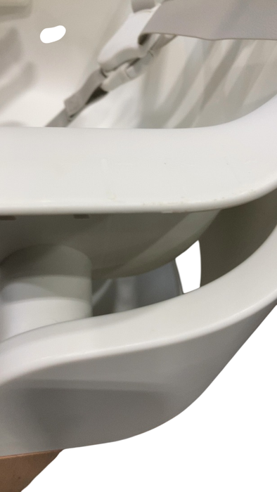 Shop Mockingbird High Chair, 2.0, Natural Beech, White at Goodbuygears