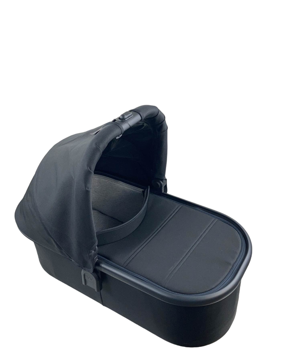 Shop UPPAbaby V2 Bassinet, Jake (Charcoal) at Goodbuygears