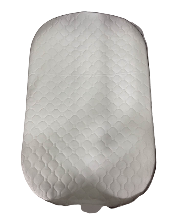 Shop Maxi-Cosi Iora Bedside Bassinet, Horizon Sand at Goodbuygears