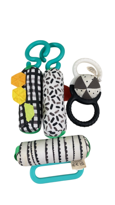 Shop Lovevery The Looker Play Kit at Goodbuygears