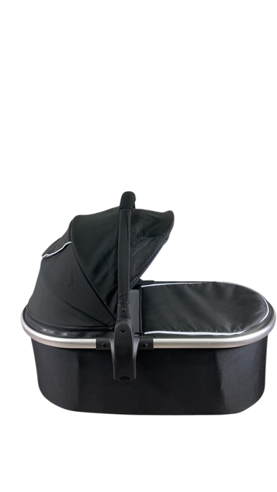 Shop Mockingbird Bassinet 2.0, Black at Goodbuygears
