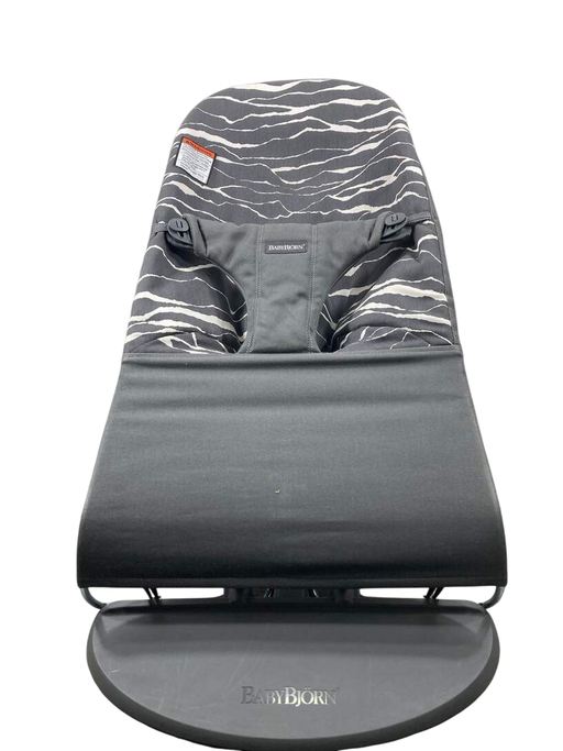 Shop BabyBjorn Bouncer Bliss, Anthracite Cotton Classic Quilt, Light Gray Frame at Goodbuygears