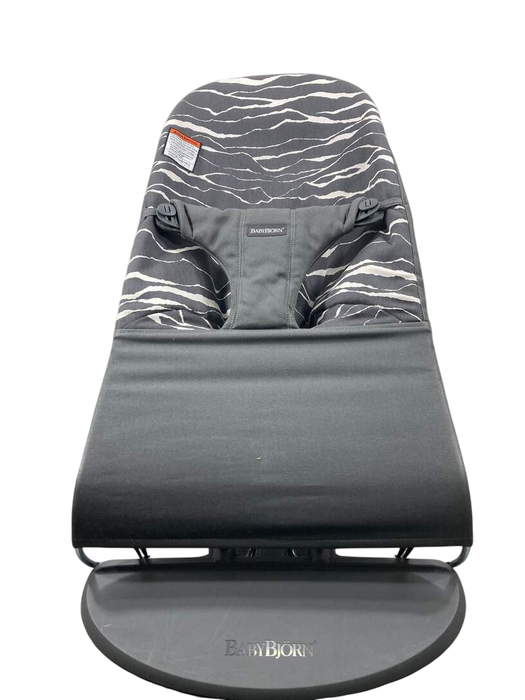 Shop BabyBjorn Bouncer Bliss, Anthracite Cotton Classic Quilt, Light Gray Frame at Goodbuygears