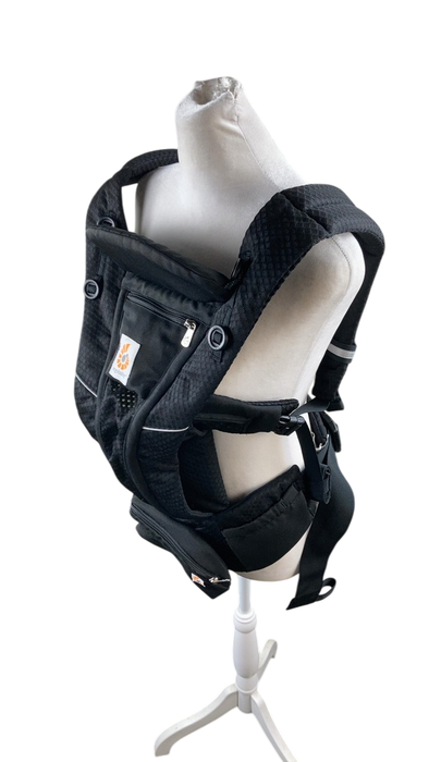 Shop Ergobaby Omni Breeze Baby Carrier, Onyx Back at Goodbuygears