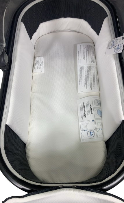 Shop UPPAbaby Bassinet V3, Greyson (Charcoal Mélange) at Goodbuygears