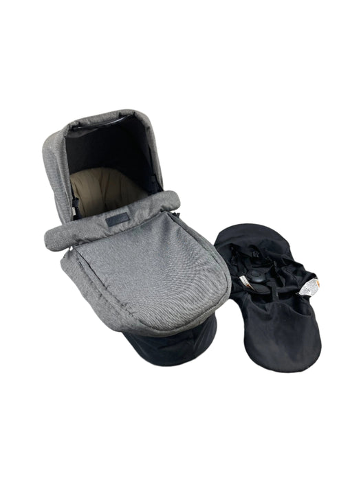 Mountain Buggy Carrycot Plus For Duet, Silver