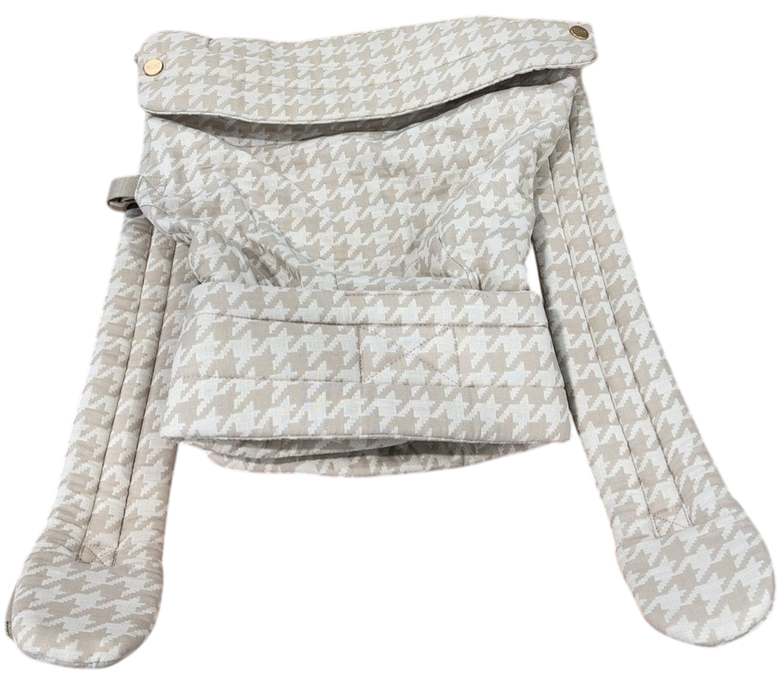 Shop Mabē The Monarch Carrier, Houndstooth at Goodbuygears