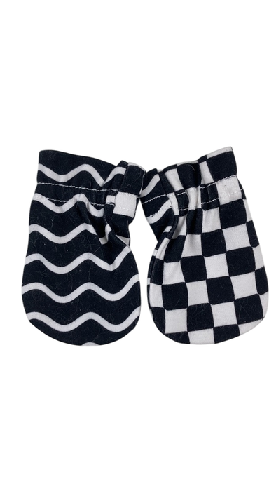 Shop Lovevery The Looker Play Kit at Goodbuygears