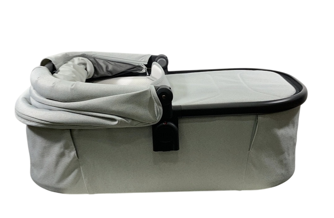 Shop UPPAbaby Bassinet V3, Savannah (Pearl Gray Jacquard) at Goodbuygears