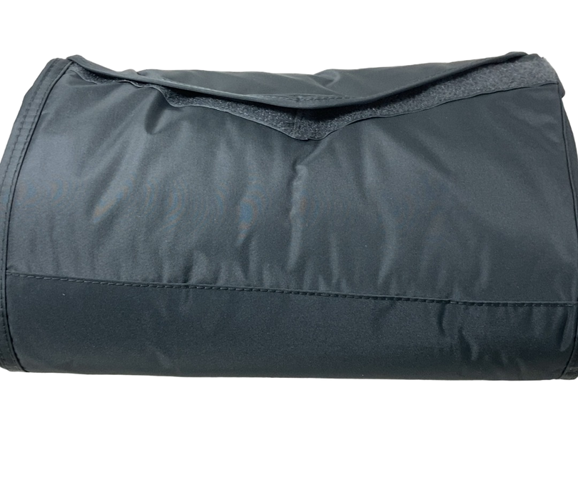 Shop Little Unicorn 5 x 5 Outdoor Blanket, Midnight Poppy at Goodbuygears