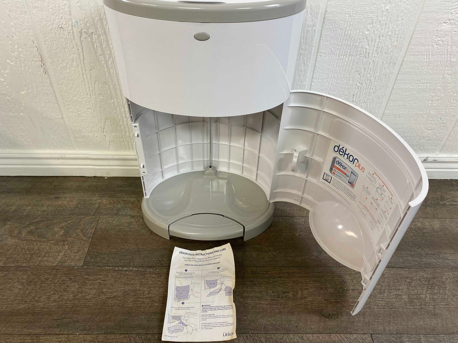 used Diaper Dekor Plus Diaper Pail