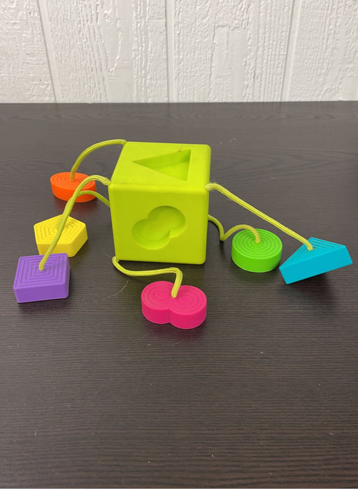 used Fat Brain Toys Oombee Cube