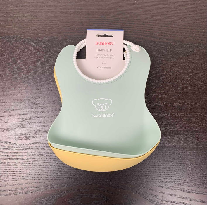 used BabyBjorn Bibs, 2 Pack Powder Yellow & Green