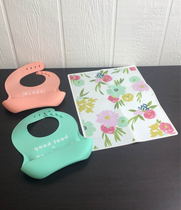 used BUNDLE Bibs, With Placemat