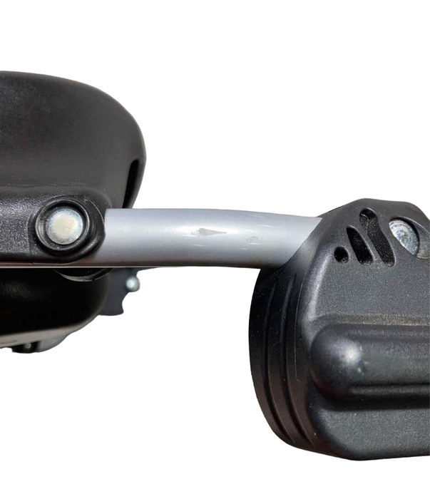 BOB Duallie Car Seat Adapter And Snack Tray For Graco