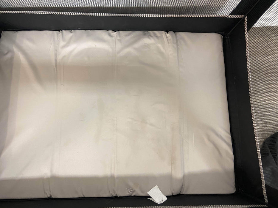 Graco Pack N Play Nearby Seat Playard