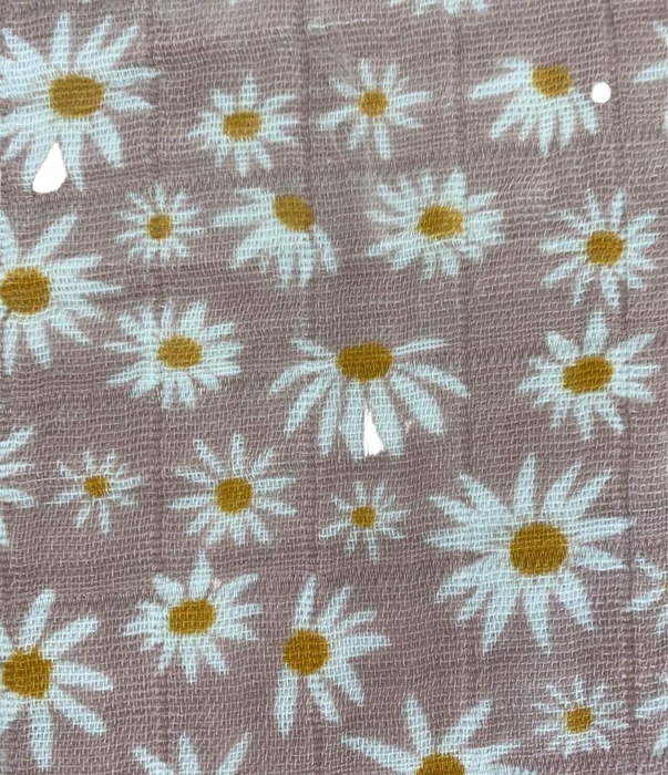 Shop Babyletto Muslin Quilt, Daisy at Goodbuygears