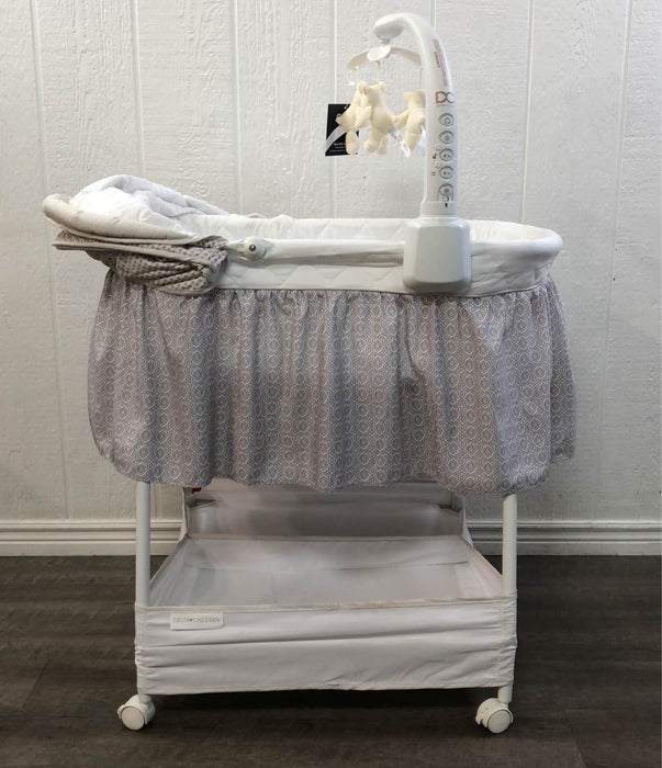 Shop Delta Children Deluxe Gliding Bassinet at Goodbuygears