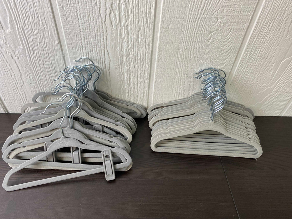 used BUNDLE Kid's Clothes Hangers