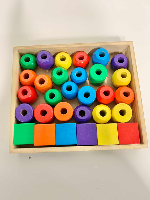 secondhand Melissa & Doug Primary Lacing Beads