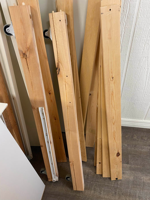 used IKEA HEMNES Daybed Frame with Drawers