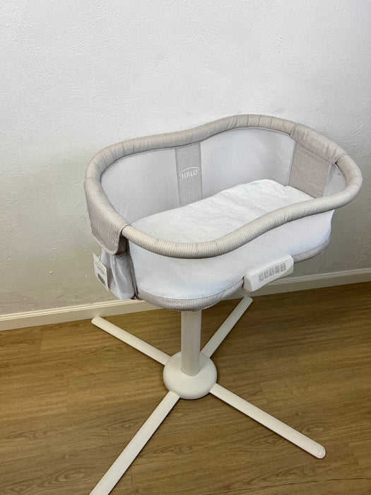 Shop Halo BassiNest Swivel Sleeper, Premiere Series at Goodbuygears