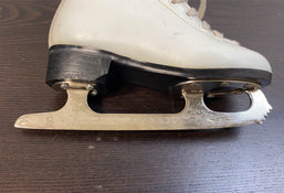 Shop Hespeler Junior Figure Skates, Size 12J at Goodbuygears