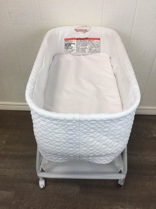 secondhand Simmons Kids Silent Auto Gliding Elite Bassinet