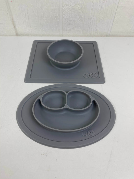 used BUNDLE Ezpz Plates