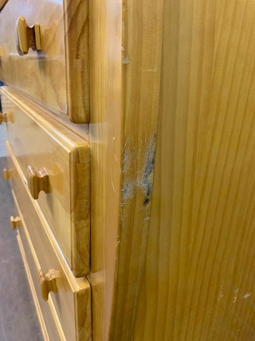 Delta Children 5 drawer Dresser