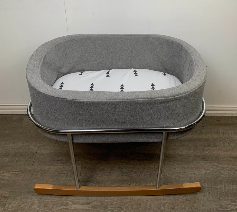 used Monte Ninna Nanna Bassinet