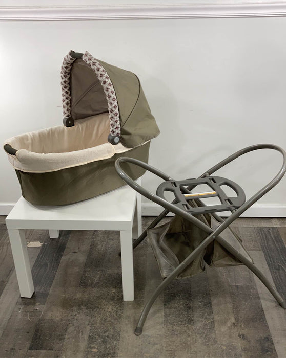 secondhand Graco Day2Night Portable Bassinet And Stand