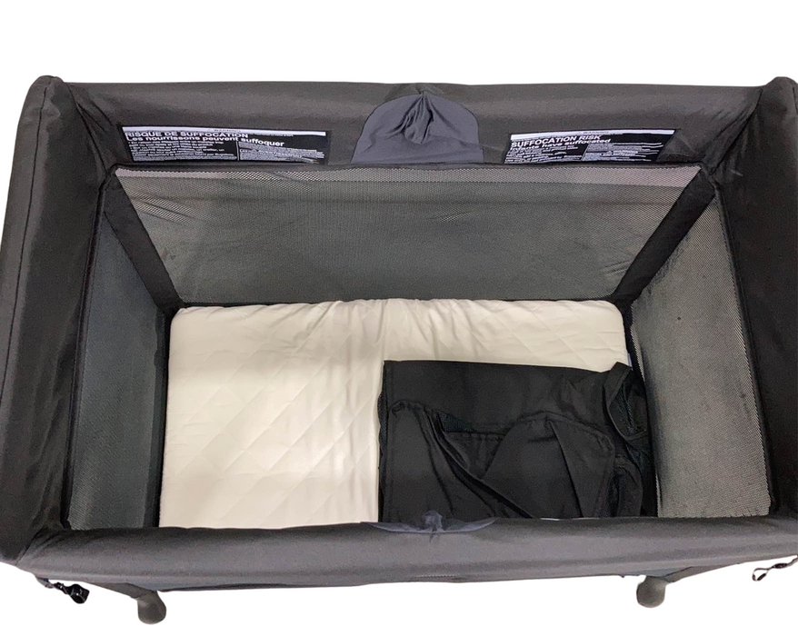 Shop Bugaboo Stardust Playard, Midnight Black at Goodbuygears