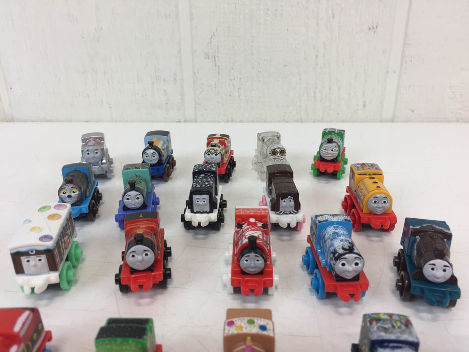 secondhand BUNDLE Thomas Mini Set, With 20 Trains