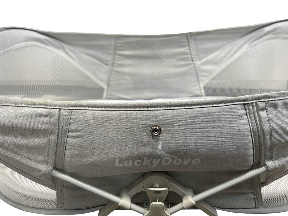 LuckyDove Travel Bassinet