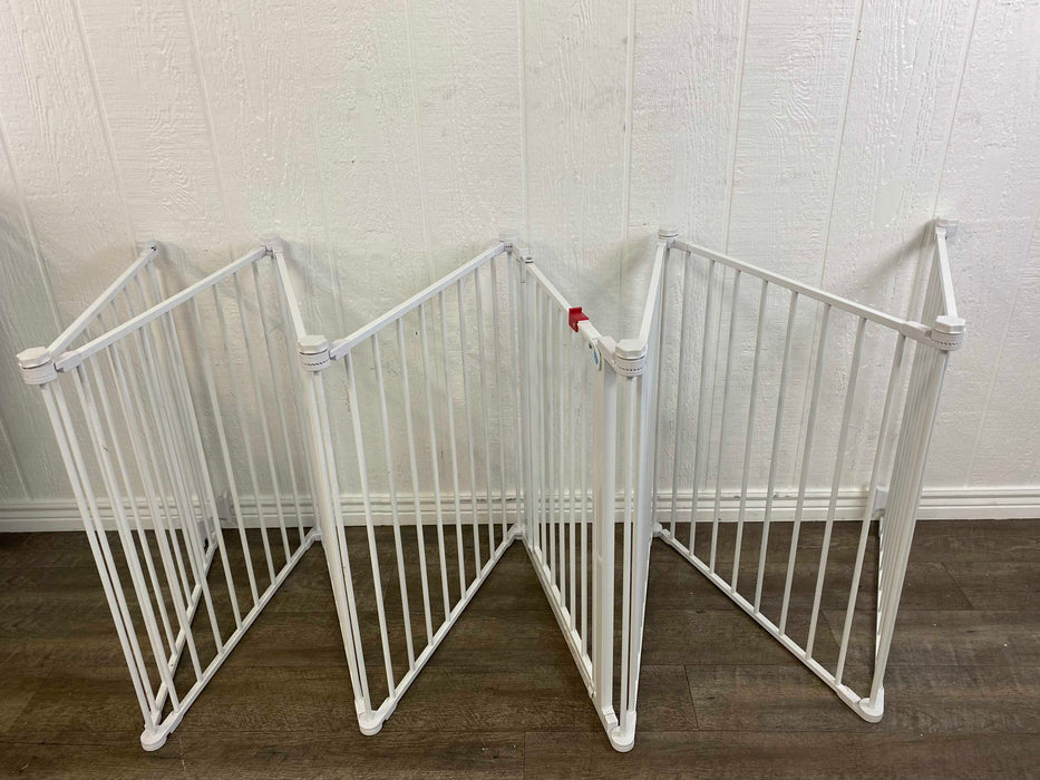 secondhand Regalo 4 In 1 Play Yard
