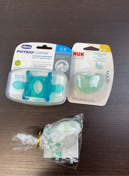 used BUNDLE Pacifiers