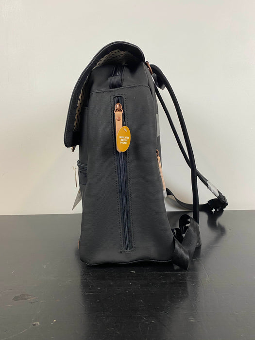 secondhand Petunia Pickle Bottom Meta Backpack