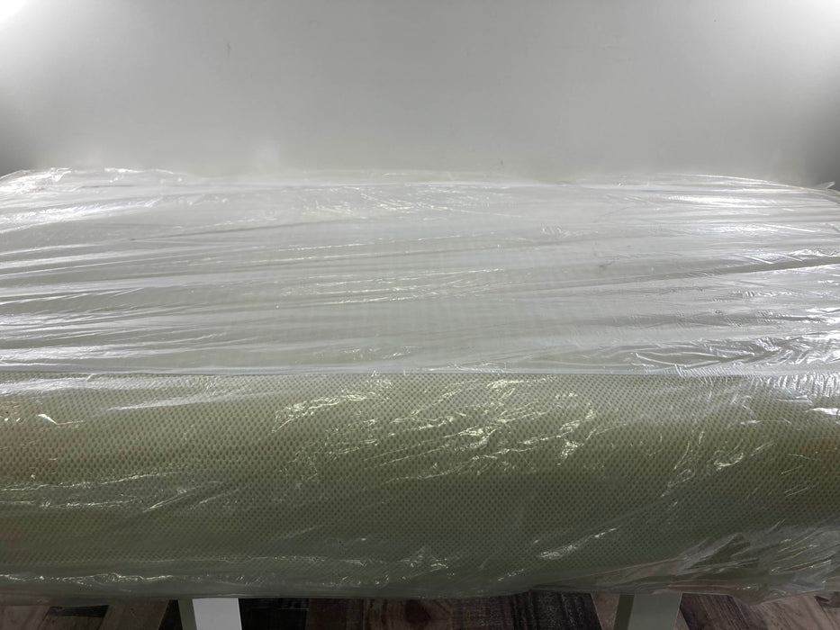 secondhand Naturepedic Organic Breathable 252 Coil Baby & Toddler 2 Stage Mattress