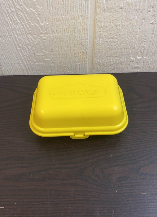 used TOMY Hide And Squeak Eggs