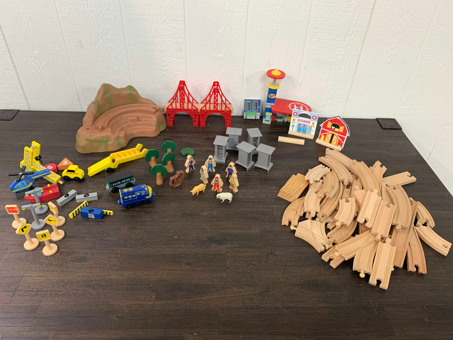 KidKraft Adventure Town Railway Train Set and Table
