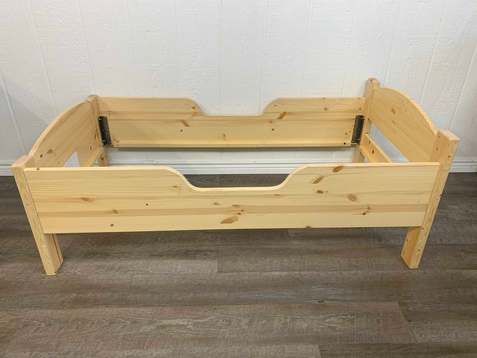 used Little Colorado Traditional Toddler Bed