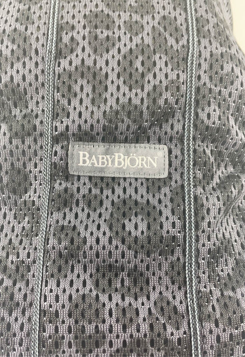 Shop BabyBjorn Baby Carrier Mini, Anthracite/Leopard 3D Mesh at Goodbuygears