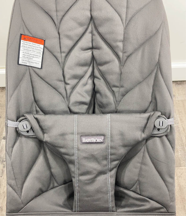 Shop BabyBjorn Bouncer Bliss, Anthracite Cotton Petal Quilt at Goodbuygears