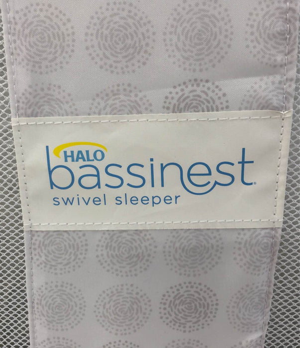Shop Halo BassiNest Swivel Sleeper, Premiere Series at Goodbuygears