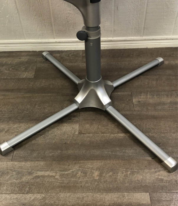 Shop Halo BassiNest Swivel Sleeper, Premiere Series at Goodbuygears
