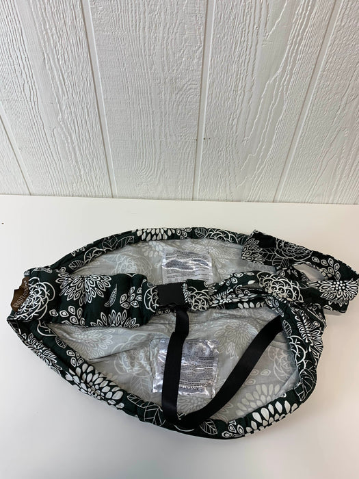 secondhand The Peanut Shell Adjustable Baby Sling