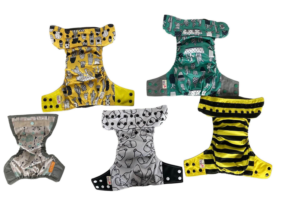 used BUNDLE Little Bloomz cloth diapers