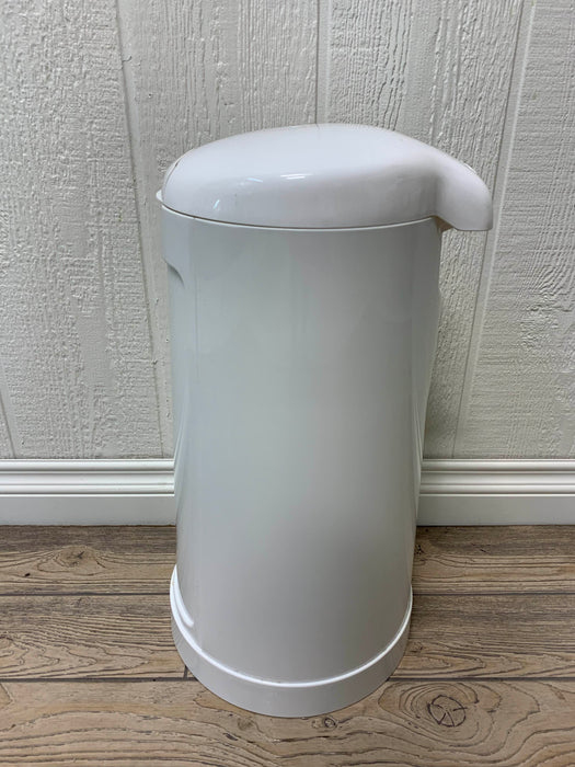 used Munchkin Arm & Hammer Diaper Pail
