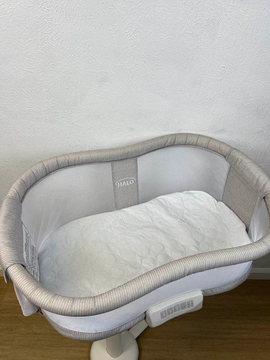 Shop Halo BassiNest Swivel Sleeper, Premiere Series at Goodbuygears